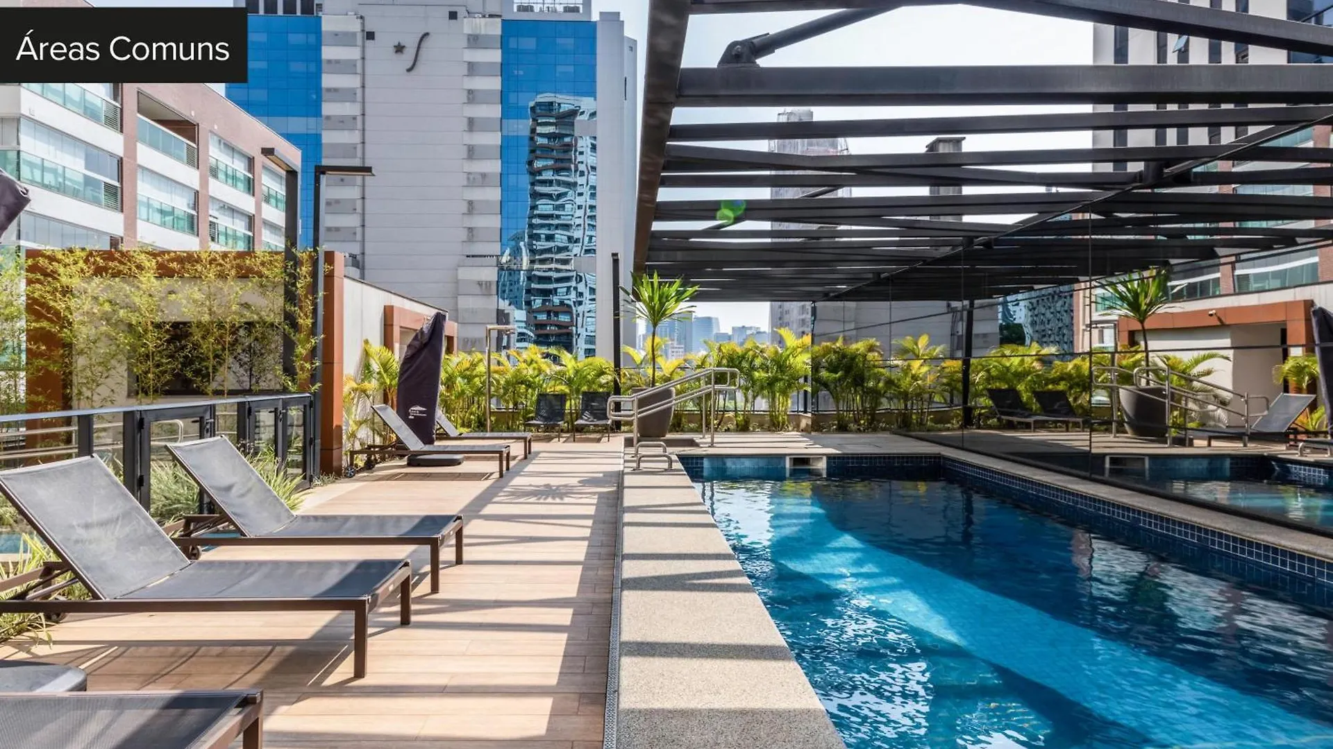 Studio sofisticado com garagem próximo ao Ibirapuera - Vila Nova Conceição São Paulo Apartamento