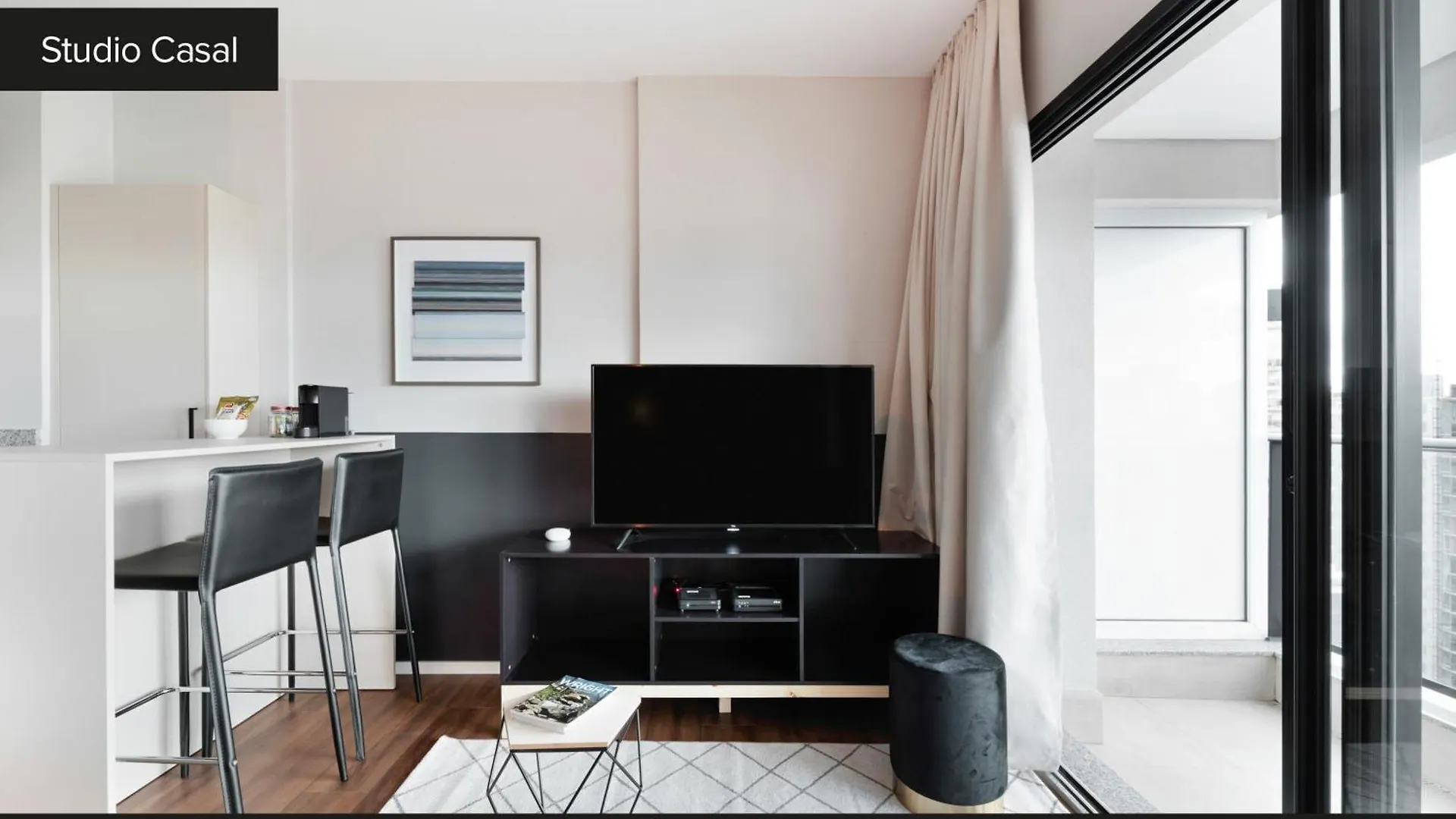 Studio sofisticado com garagem próximo ao Ibirapuera - Vila Nova Conceição São Paulo 0*,  Brasil